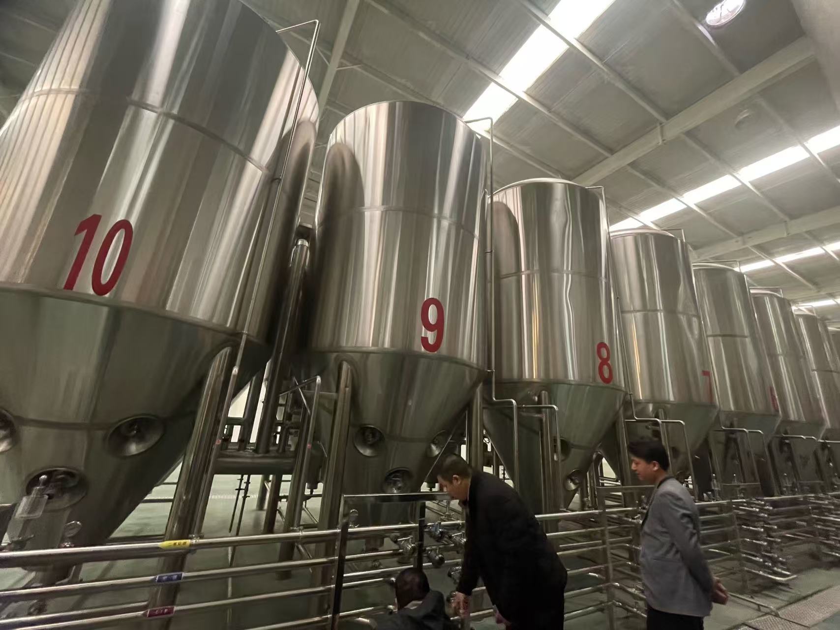 鹿邑精酿啤酒设备厂—平面布置、设备设计、制造、调试、培训等一条龙服务